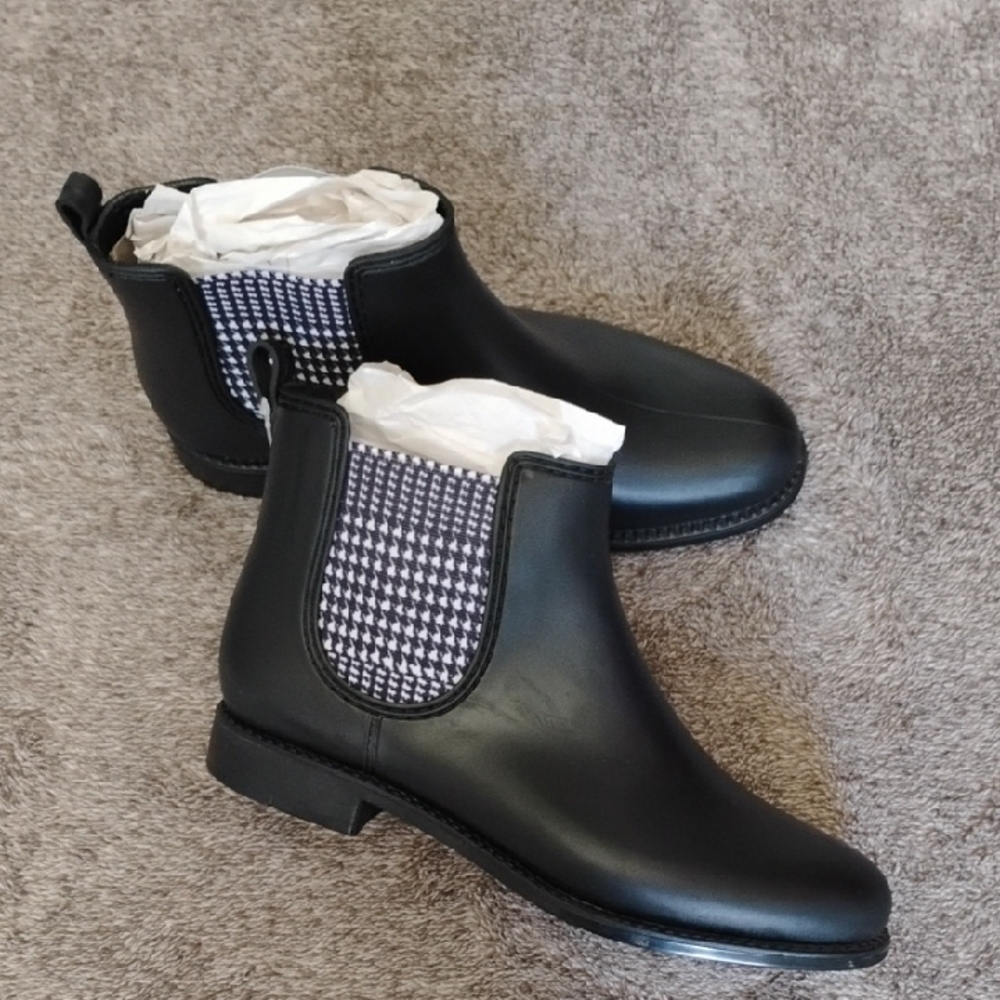 Henry Ferrera NWT Marsala Houndstooth Rain Boots